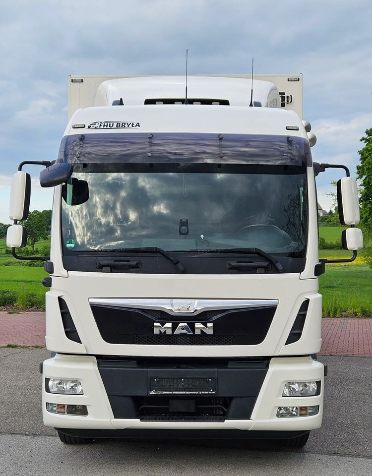 MAN TGM 15.290/IZOTERMA/WINDA/CHŁODNIA/KONTENER/17PALET/E6/OGRZEWANA IZOTERMA/SPROWADZONY/AUTOMAT/SYPIALKA/PIERWSZY WŁAŚCICIEL - مبردة شاحنة: صور 5 MAN TGM 15.290/IZOTERMA/WINDA/CHŁODNIA/KONTENER/17PALET/E6/OGRZEWANA IZOTERMA/SPROWADZONY/AUTOMAT/SYPIALKA/PIERWSZY WŁAŚCICIEL - مبردة شاحنة: صور 5