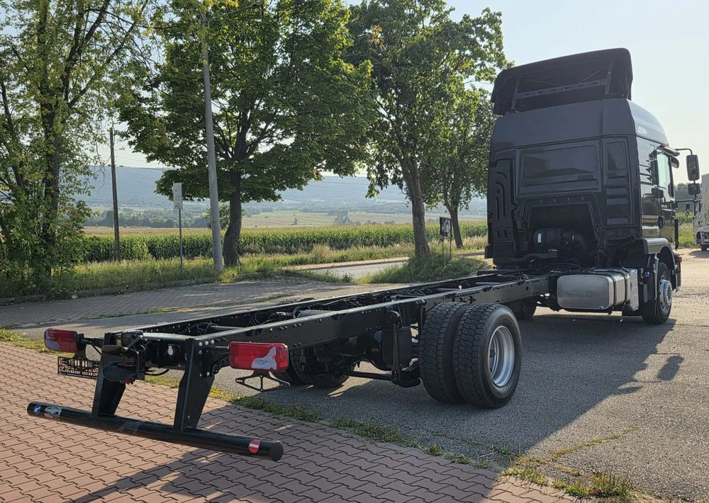 MAN TGM 15.290 / RAMA DO ZABUDOWY / AUTOMAT / SPROWADZONY / E6 / LIFT / ROZSTAW OSI 5.5M / LAWETA / POMOC DROGOWA / STAN BARDZO DOBRY/ - الشاسيه شاحنة: صور 3 MAN TGM 15.290 / RAMA DO ZABUDOWY / AUTOMAT / SPROWADZONY / E6 / LIFT / ROZSTAW OSI 5.5M / LAWETA / POMOC DROGOWA / STAN BARDZO DOBRY/ - الشاسيه شاحنة: صور 3