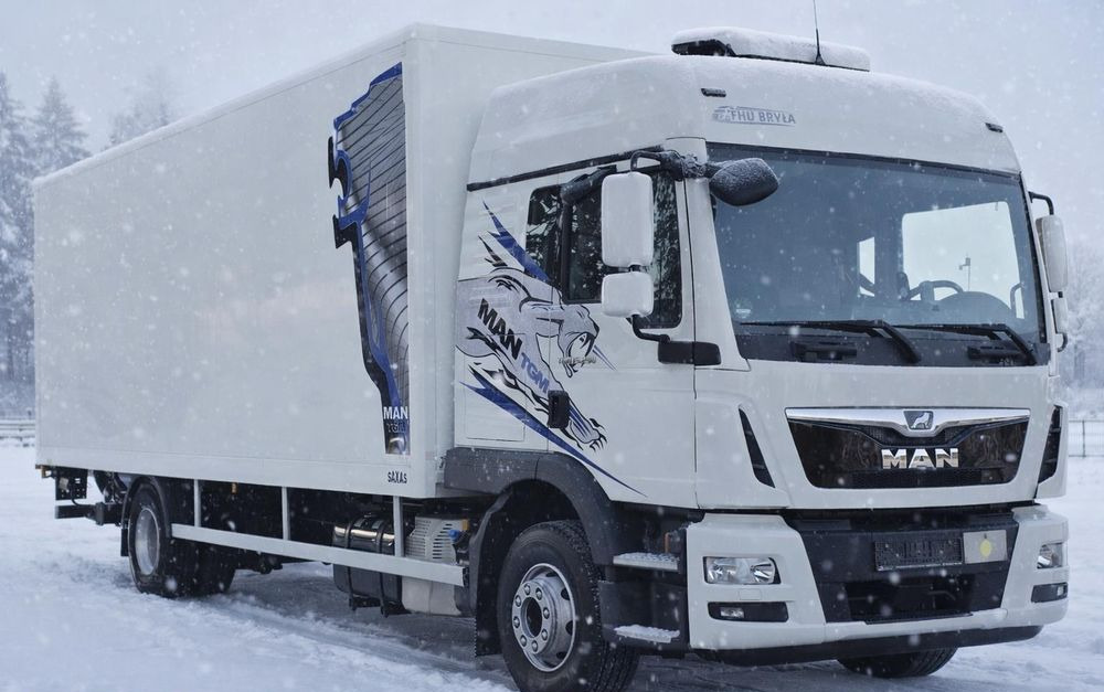 MAN TGM 15.290 / TGL / KONTENER / IZOTERMA / WINDA / KLIMA POSTOJOWA / 2019R / EURO 6 / PEŁEN SERWIS / 8200KG ŁADOWNOŚĆ / SPROWADZONY / ZADBANY / JAK NOWY / KSIĄŻKA SERWISOWA / E6 / 18 PALET - بصندوق مغلق شاحنة: صور 1 MAN TGM 15.290 / TGL / KONTENER / IZOTERMA / WINDA / KLIMA POSTOJOWA / 2019R / EURO 6 / PEŁEN SERWIS / 8200KG ŁADOWNOŚĆ / SPROWADZONY / ZADBANY / JAK NOWY / KSIĄŻKA SERWISOWA / E6 / 18 PALET - بصندوق مغلق شاحنة: صور 1