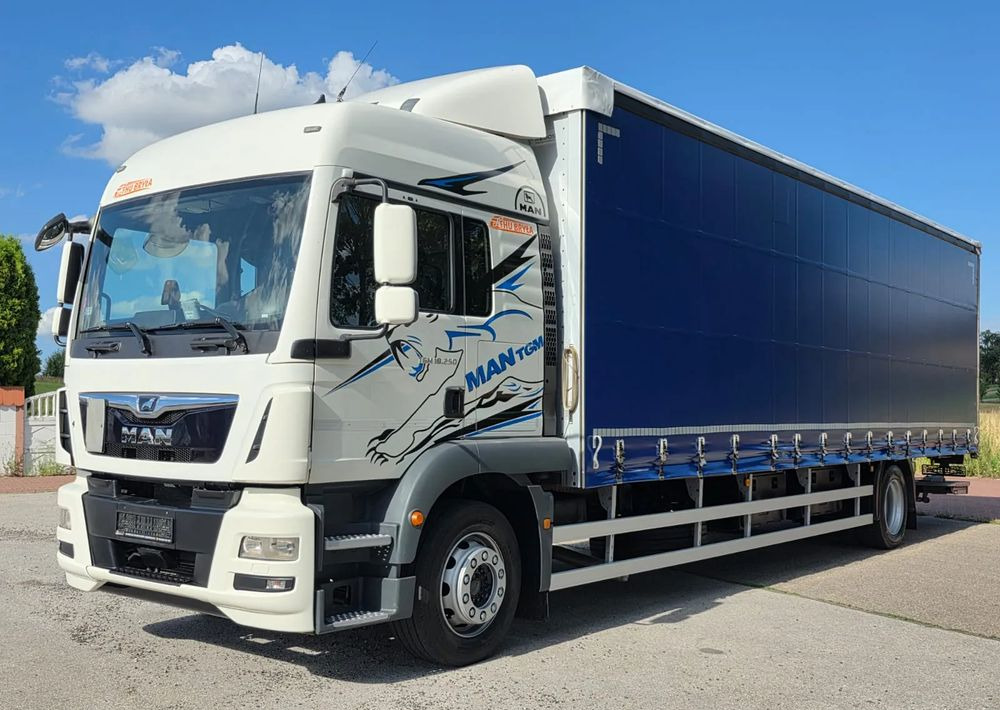 MAN TGM 18.290 / 18.250 /E6 / 22 PALETY / AUTOMAT / ZSUWANY DACH ORAZ BOKI / 9700 ŁADOWNOŚĆ / SERWISOWANY / NISKI PRZEBIEG / WINDA / FIRANKA / 11.2018 / 459 TYŚ PRZEBIEG / PIERWSZY WŁAŚCICIEL/ - شاحنة ستارة: صور 1 MAN TGM 18.290 / 18.250 /E6 / 22 PALETY / AUTOMAT / ZSUWANY DACH ORAZ BOKI / 9700 ŁADOWNOŚĆ / SERWISOWANY / NISKI PRZEBIEG / WINDA / FIRANKA / 11.2018 / 459 TYŚ PRZEBIEG / PIERWSZY WŁAŚCICIEL/ - شاحنة ستارة: صور 1