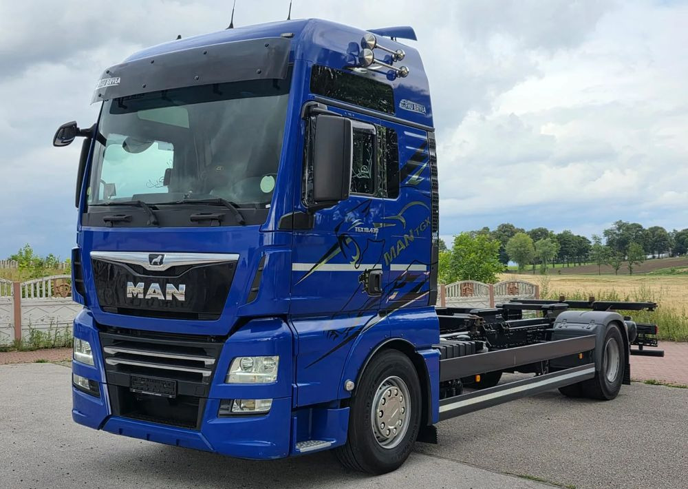 MAN TGX 18.430 / SPROWADZONY / DO ŻYWCA / 2020 / KLIMA POSTOJOWA / SERWISOWANY / JAK NOWY / NISKI PRZEBIEG / RAMA / BDF / E6 - الشاسيه شاحنة: صور 1 MAN TGX 18.430 / SPROWADZONY / DO ŻYWCA / 2020 / KLIMA POSTOJOWA / SERWISOWANY / JAK NOWY / NISKI PRZEBIEG / RAMA / BDF / E6 - الشاسيه شاحنة: صور 1