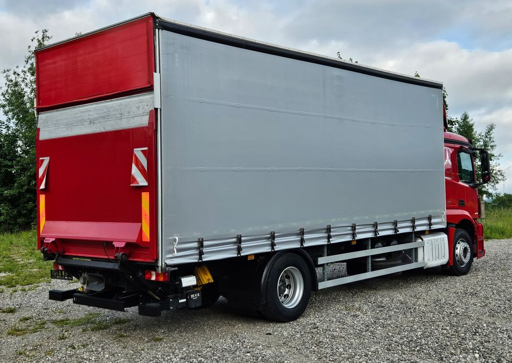 Mercedes-Benz ACTROS 1830/1827/1832/FIRANKA/WINDA/18 EUROPALET/AUTOMAT/Z NIEMIEC/2017/DUŻA ŁADOWNOŚĆ - شاحنة ستارة: صور 4 Mercedes-Benz ACTROS 1830/1827/1832/FIRANKA/WINDA/18 EUROPALET/AUTOMAT/Z NIEMIEC/2017/DUŻA ŁADOWNOŚĆ - شاحنة ستارة: صور 4