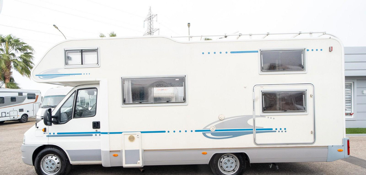 Adria adriatik coral 670 dk - موتر هوم سقف عالي: صور 2 Adria adriatik coral 670 dk - موتر هوم سقف عالي: صور 2