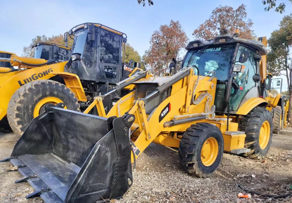 CAT 420 F Caterpillar 420F backhoe loader - حفار متعدد الاستخدام: صور 3 CAT 420 F Caterpillar 420F backhoe loader - حفار متعدد الاستخدام: صور 3