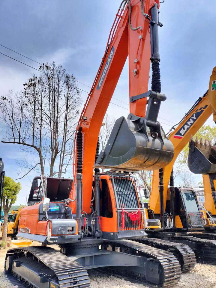 Doosan DX 300 Korea imports doosan DX300 - حفارات زحافة: صور 5 Doosan DX 300 Korea imports doosan DX300 - حفارات زحافة: صور 5