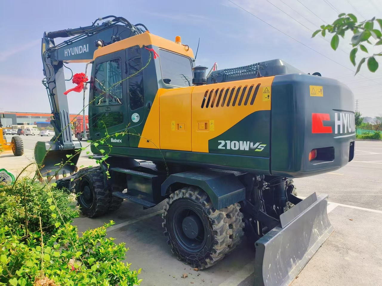 Hyundai Korea imports Hyundai 210 Wheel excavator - حفارة على عجلات: صور 1 Hyundai Korea imports Hyundai 210 Wheel excavator - حفارة على عجلات: صور 1