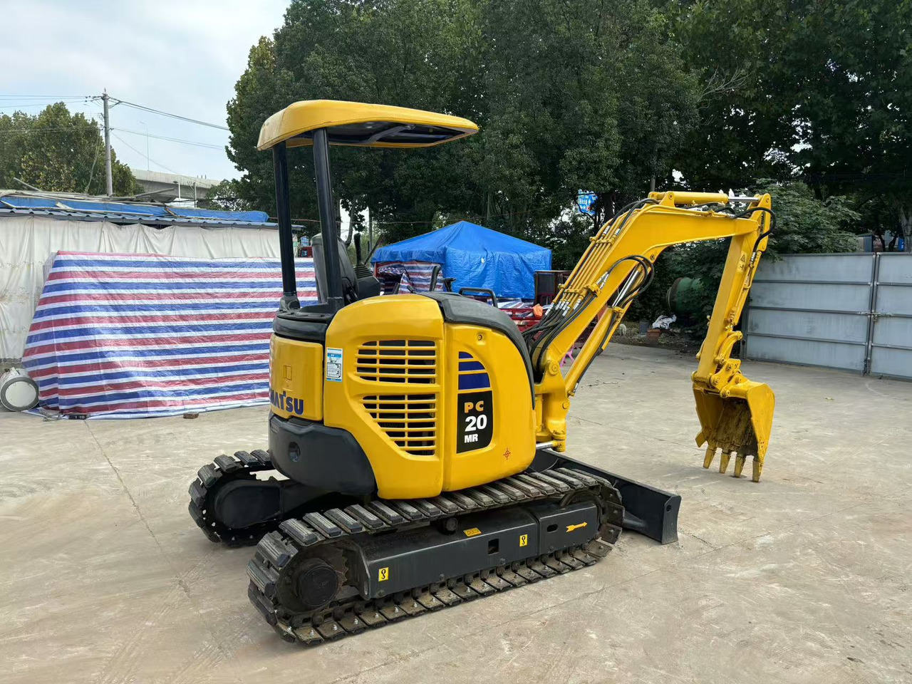 Komatsu Komatsu 20, Komatsu 20 - حفارة مصغرة: صور 1 Komatsu Komatsu 20, Komatsu 20 - حفارة مصغرة: صور 1