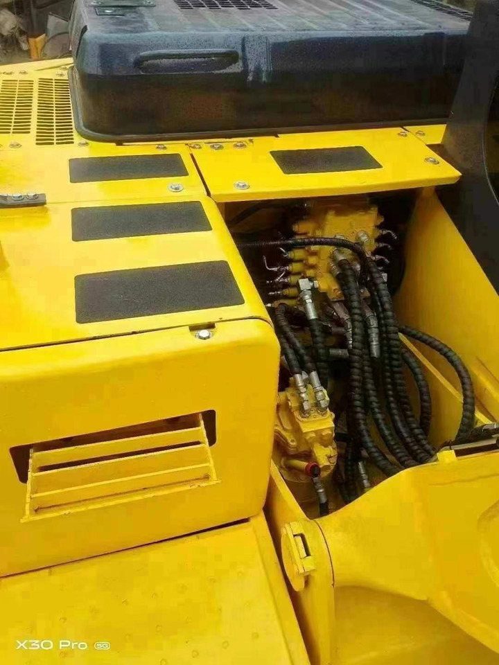 Komatsu PC 130-7 PC130 PC130-7 - حفارات زحافة: صور 5 Komatsu PC 130-7 PC130 PC130-7 - حفارات زحافة: صور 5