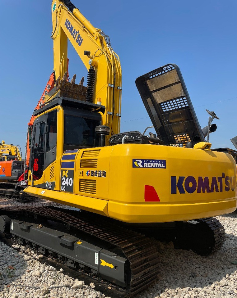 Komatsu PC 240 PC220 PC240-8 - حفارات زحافة: صور 5 Komatsu PC 240 PC220 PC240-8 - حفارات زحافة: صور 5