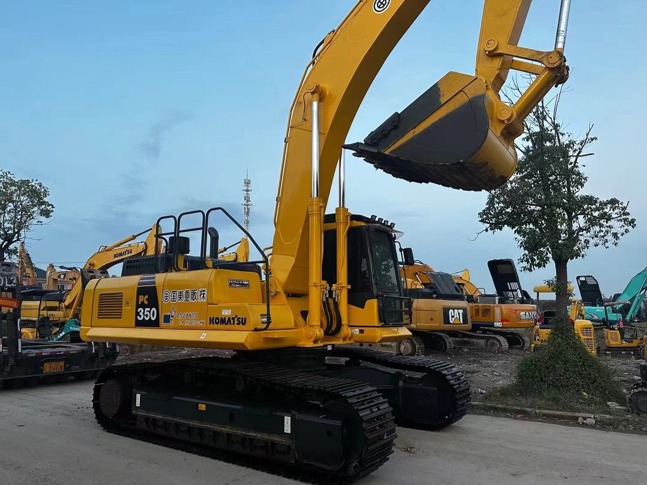 Komatsu PC 350-7 PC350 - حفارات زحافة: صور 1 Komatsu PC 350-7 PC350 - حفارات زحافة: صور 1