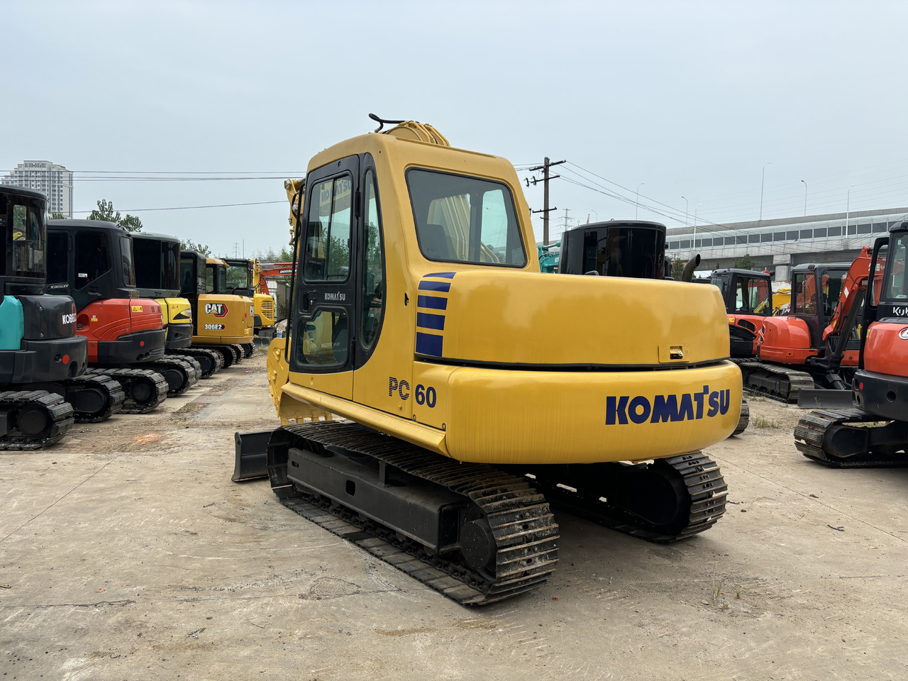 Komatsu PC 60-7 - حفارة مصغرة: صور 3 Komatsu PC 60-7 - حفارة مصغرة: صور 3
