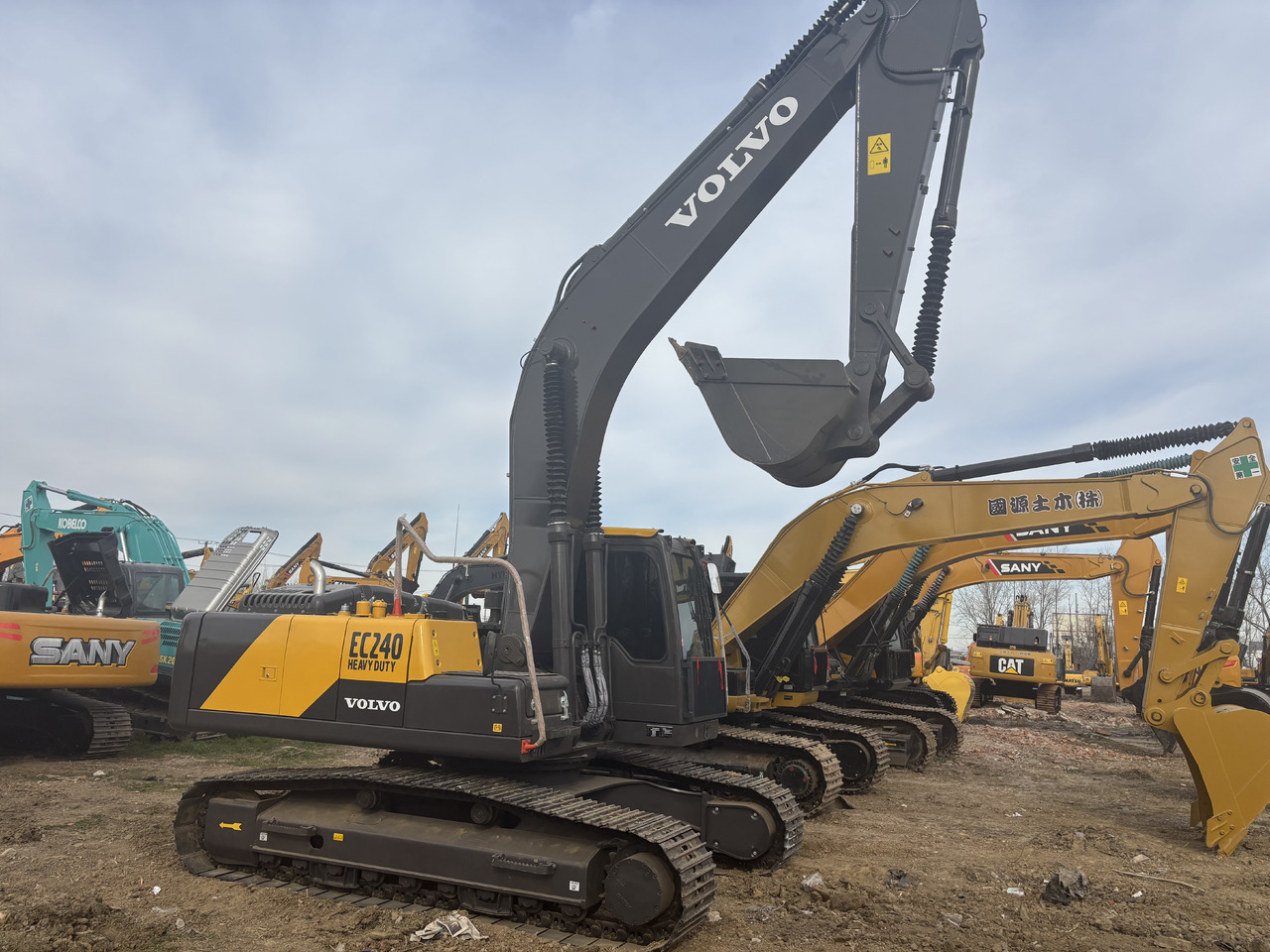 Volvo EC 240 - حفارات زحافة: صور 5 Volvo EC 240 - حفارات زحافة: صور 5