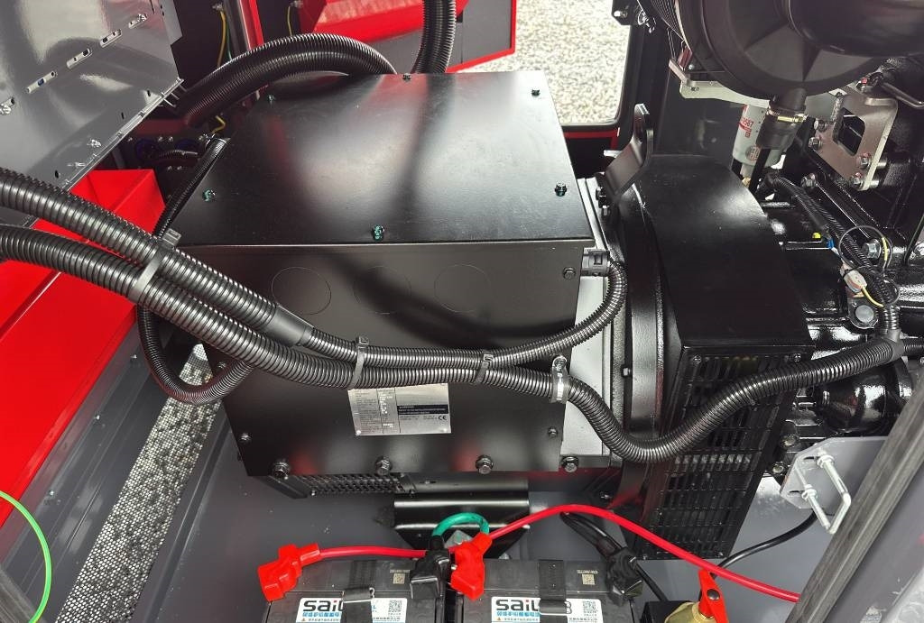 Ashita LG110 - مجموعة المولدات: صور 3 Ashita LG110 - مجموعة المولدات: صور 3