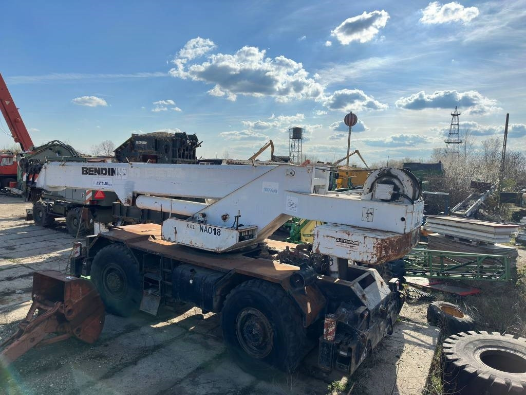 Bendini B206 Beta FOR PARTS - رافعة مجنزرة: صور 1 Bendini B206 Beta FOR PARTS - رافعة مجنزرة: صور 1
