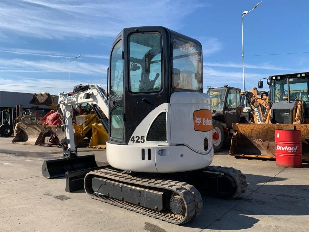 Bobcat 425 - حفارة مصغرة: صور 4 Bobcat 425 - حفارة مصغرة: صور 4