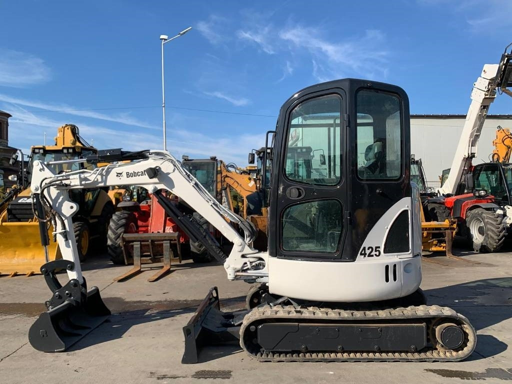 Bobcat 425 - حفارة مصغرة: صور 3 Bobcat 425 - حفارة مصغرة: صور 3