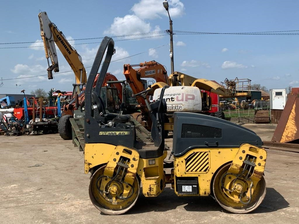 Bomag BW 100 AD-4 - مدحلة الأسفلت: صور 5 Bomag BW 100 AD-4 - مدحلة الأسفلت: صور 5