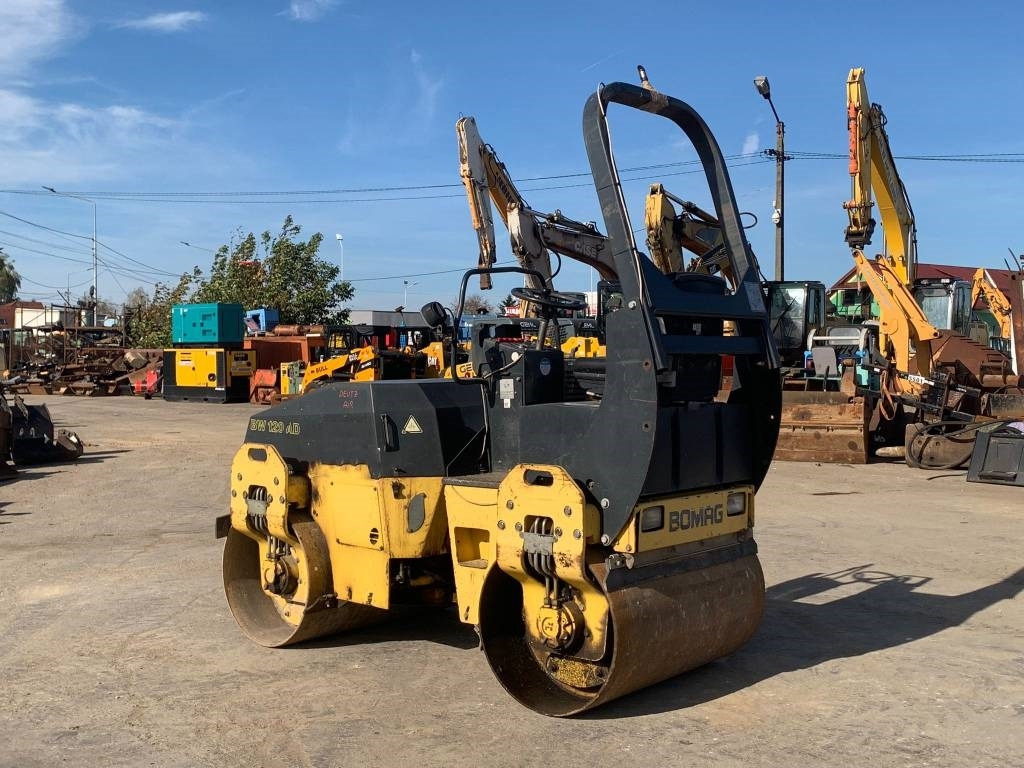 مدحلة الأسفلت Bomag BW 120 AD-3: صور 6 مدحلة الأسفلت Bomag BW 120 AD-3: صور 6