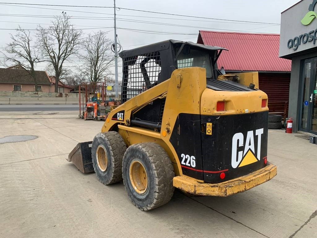 CAT 226 - شيول صغير: صور 4 CAT 226 - شيول صغير: صور 4