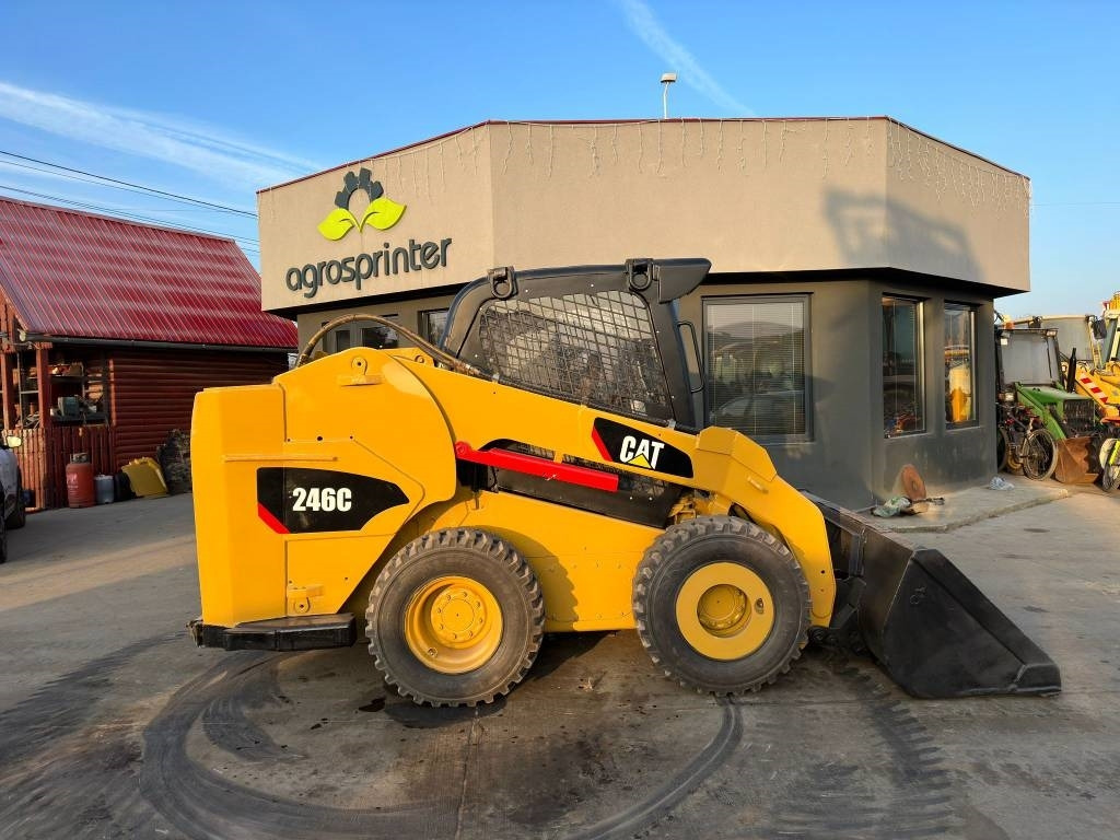 CAT 246 C - شيول صغير: صور 4 CAT 246 C - شيول صغير: صور 4