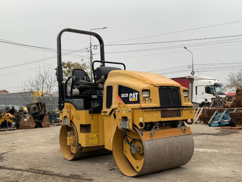 CAT CB 22B - مدحلة الأسفلت: صور 4 CAT CB 22B - مدحلة الأسفلت: صور 4