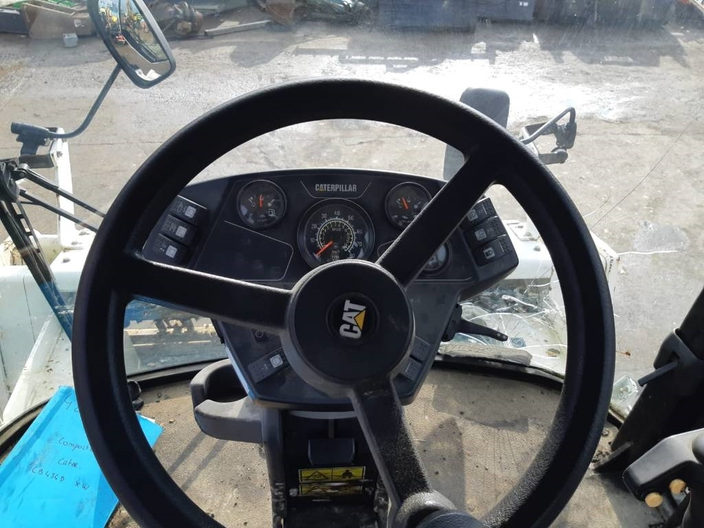 CAT CB 434 D - مدحلة الأسفلت: صور 5 CAT CB 434 D - مدحلة الأسفلت: صور 5
