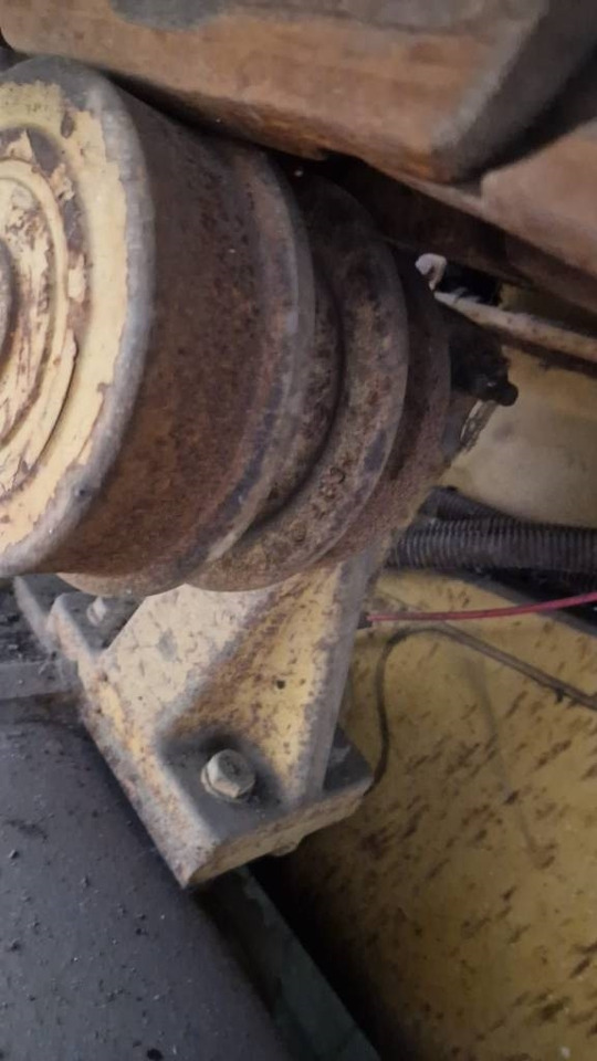 بلدوزر CAT D5 FOR PARTS: صور 8