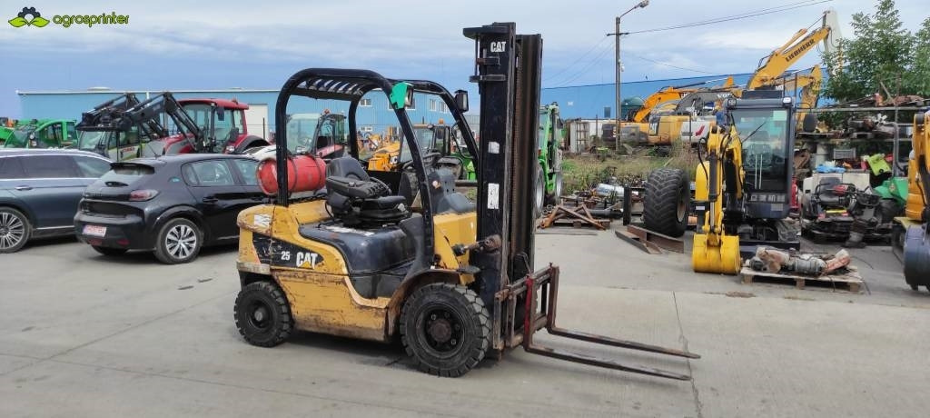 CAT GP 25 N - رافعة شوكية تعمل بالغاز: صور 1 CAT GP 25 N - رافعة شوكية تعمل بالغاز: صور 1