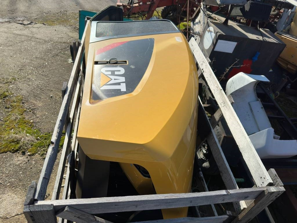 CAT TH 417C TH 414C BONNET - الإطار/ الشاسيه - آلات البناء: صور 1 CAT TH 417C TH 414C BONNET - الإطار/ الشاسيه - آلات البناء: صور 1