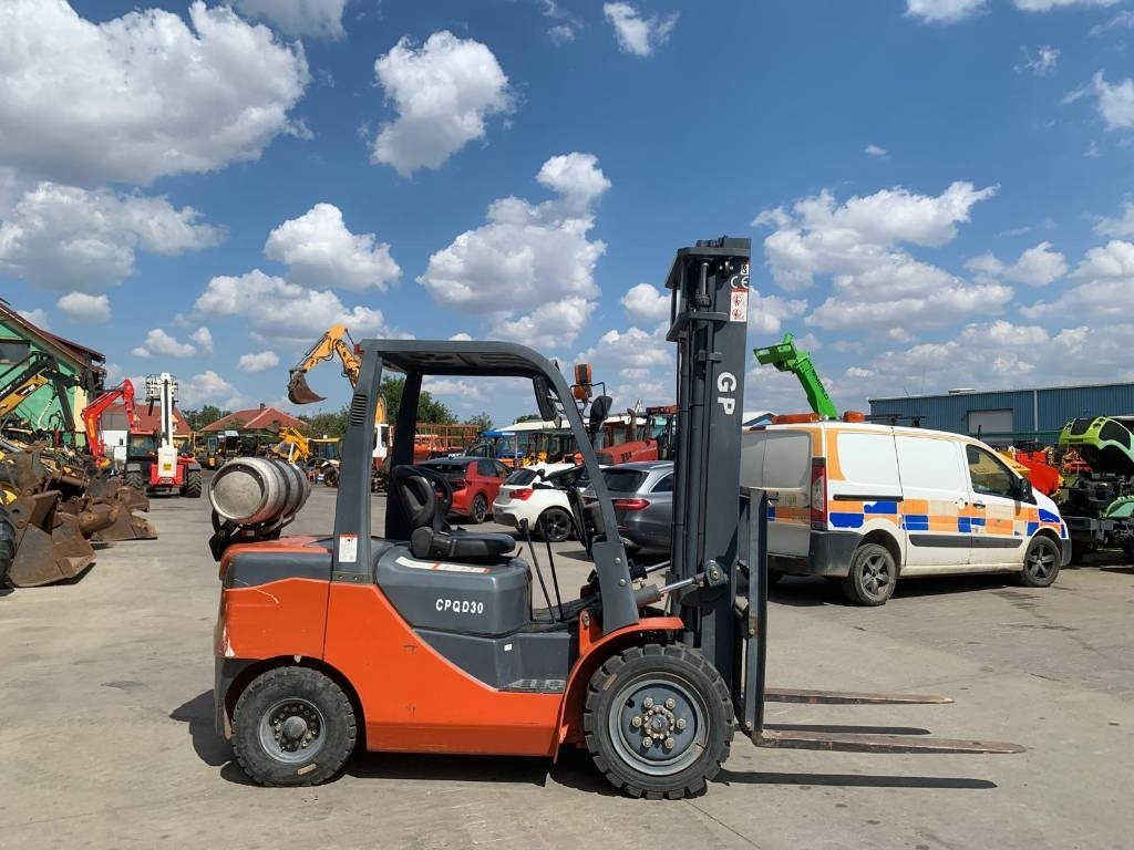 CPQD30 30 - رافعة شوكية تعمل بالغاز: صور 3 CPQD30 30 - رافعة شوكية تعمل بالغاز: صور 3