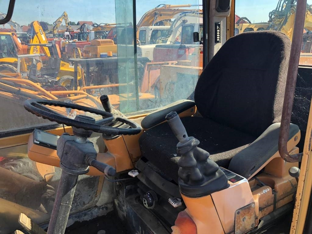 Case Poclain 888BP FOR PARTS - حفارة على عجلات: صور 5 Case Poclain 888BP FOR PARTS - حفارة على عجلات: صور 5