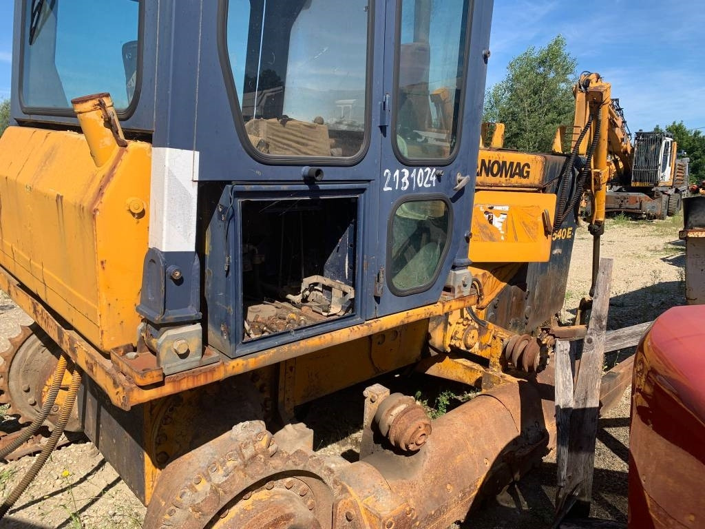 Hanomag D 540 E FOR PARTS - بلدوزر: صور 4 Hanomag D 540 E FOR PARTS - بلدوزر: صور 4