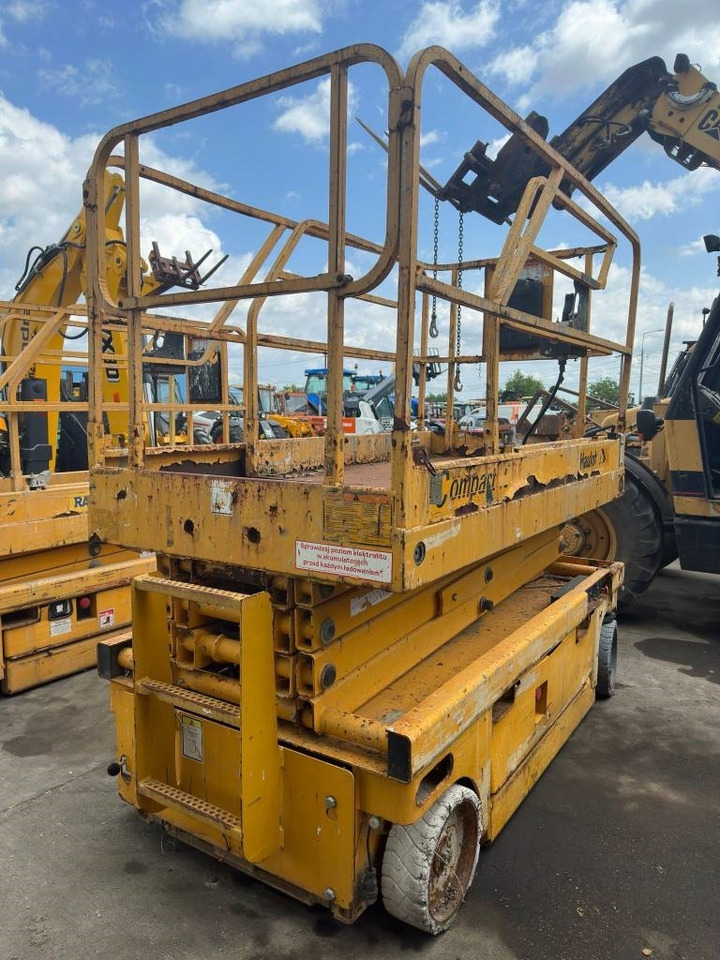 Haulotte Compact 10  - رافعات مقصية: صور 3 Haulotte Compact 10  - رافعات مقصية: صور 3