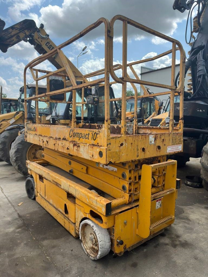 Haulotte Compact 10  - رافعات مقصية: صور 2 Haulotte Compact 10  - رافعات مقصية: صور 2