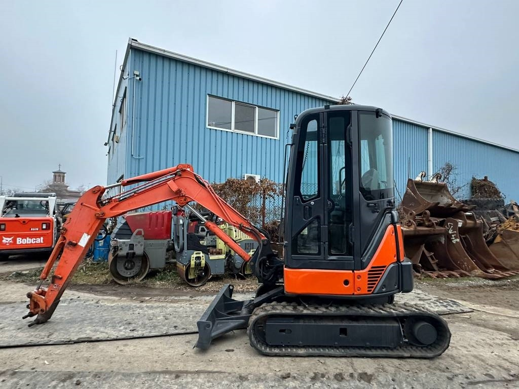 Hitachi ZX 27 U-2 - حفارة مصغرة: صور 2 Hitachi ZX 27 U-2 - حفارة مصغرة: صور 2