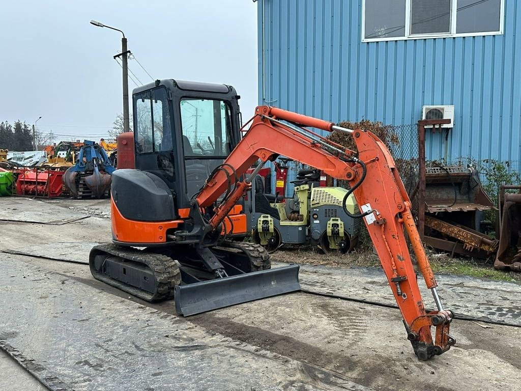 Hitachi ZX 27 U-2 - حفارة مصغرة: صور 5 Hitachi ZX 27 U-2 - حفارة مصغرة: صور 5