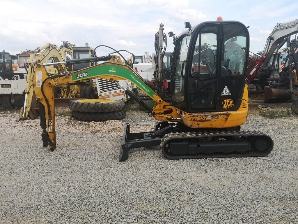 JCB 8030 - حفارة مصغرة: صور 2 JCB 8030 - حفارة مصغرة: صور 2