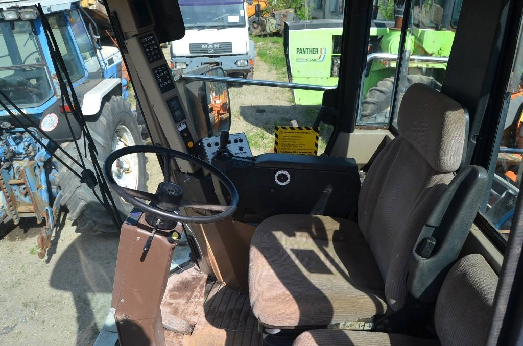 John Deere Landquip - آلة الرش ذاتية الحركة: صور 5 John Deere Landquip - آلة الرش ذاتية الحركة: صور 5