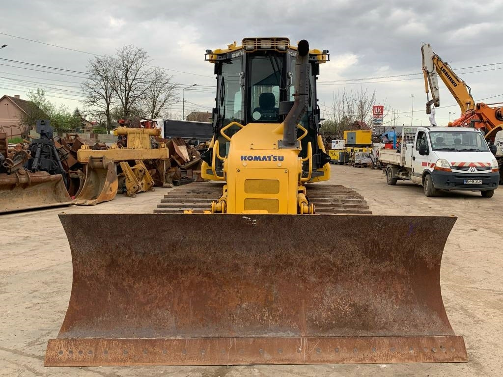 Komatsu D 51 PX-24 - بلدوزر: صور 5 Komatsu D 51 PX-24 - بلدوزر: صور 5