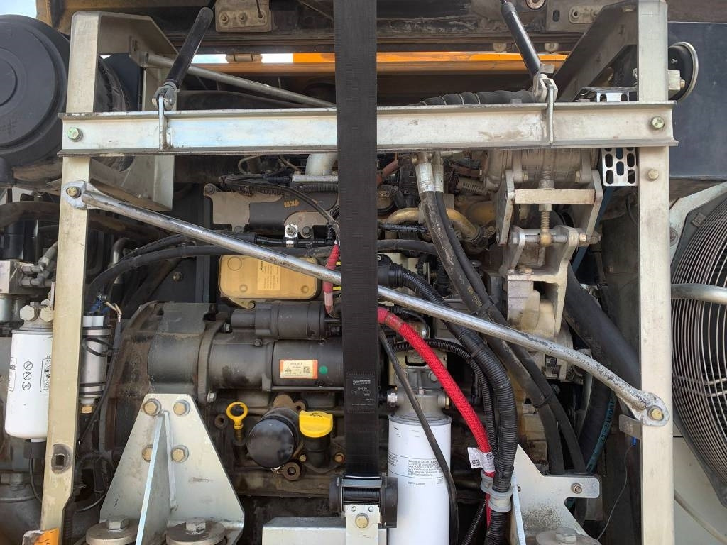 حفارة على عجلات Liebherr R 914 Compact Litronic: صور 11 حفارة على عجلات Liebherr R 914 Compact Litronic: صور 11