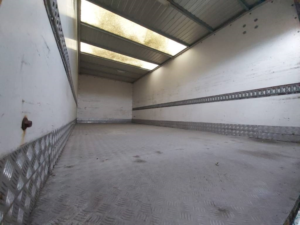 Mercedes-Benz 814D - بصندوق مغلق شاحنة: صور 5 Mercedes-Benz 814D - بصندوق مغلق شاحنة: صور 5