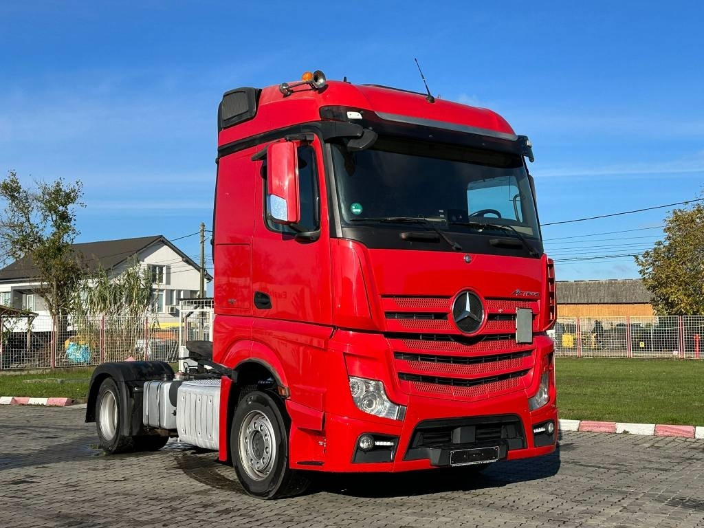 Mercedes-Benz Actros 963-4-A - بصندوق مغلق شاحنة: صور 1 Mercedes-Benz Actros 963-4-A - بصندوق مغلق شاحنة: صور 1