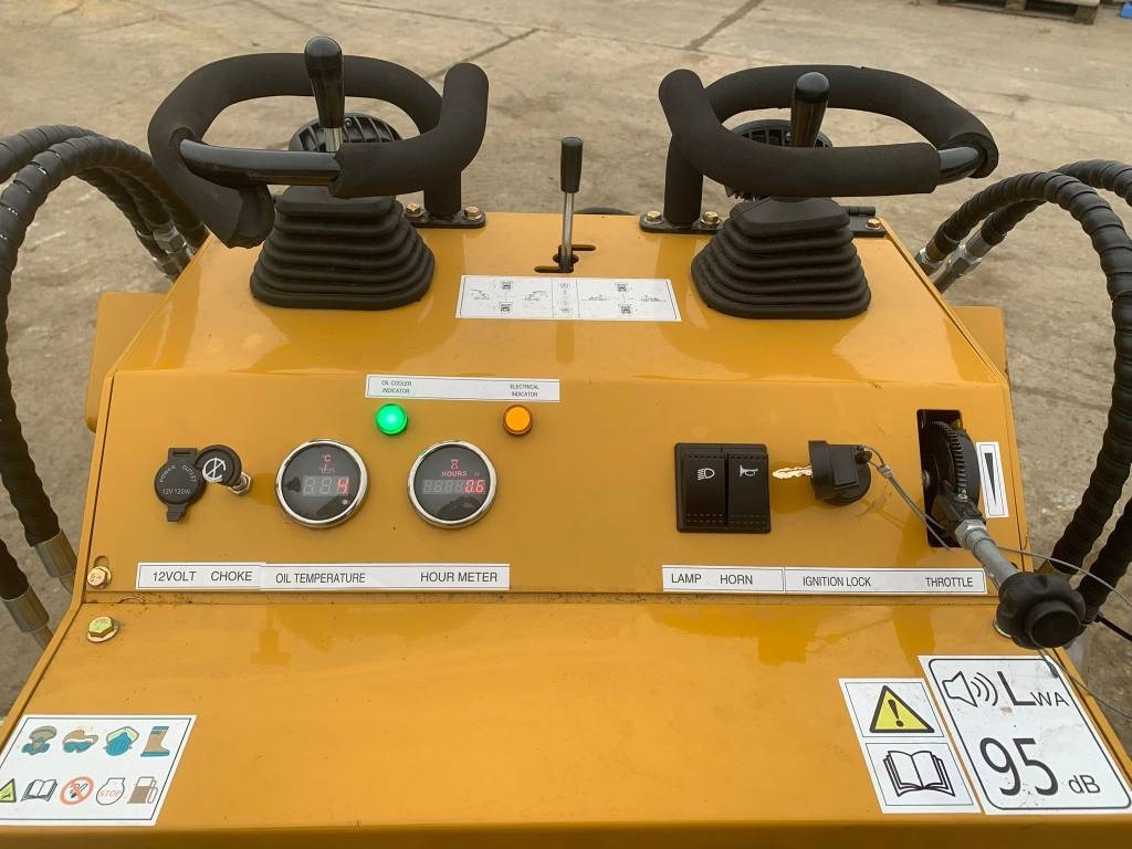 Newrick ZW480 - شيول صغير: صور 5 Newrick ZW480 - شيول صغير: صور 5