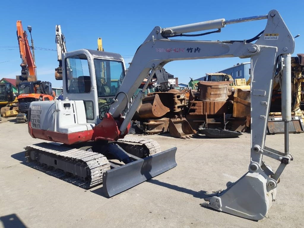 Takeuchi TB150C - حفارة مصغرة: صور 2 Takeuchi TB150C - حفارة مصغرة: صور 2