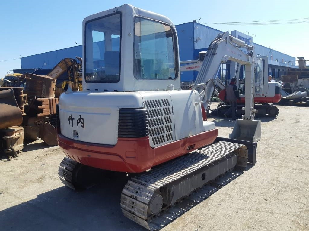 Takeuchi TB150C - حفارة مصغرة: صور 4 Takeuchi TB150C - حفارة مصغرة: صور 4