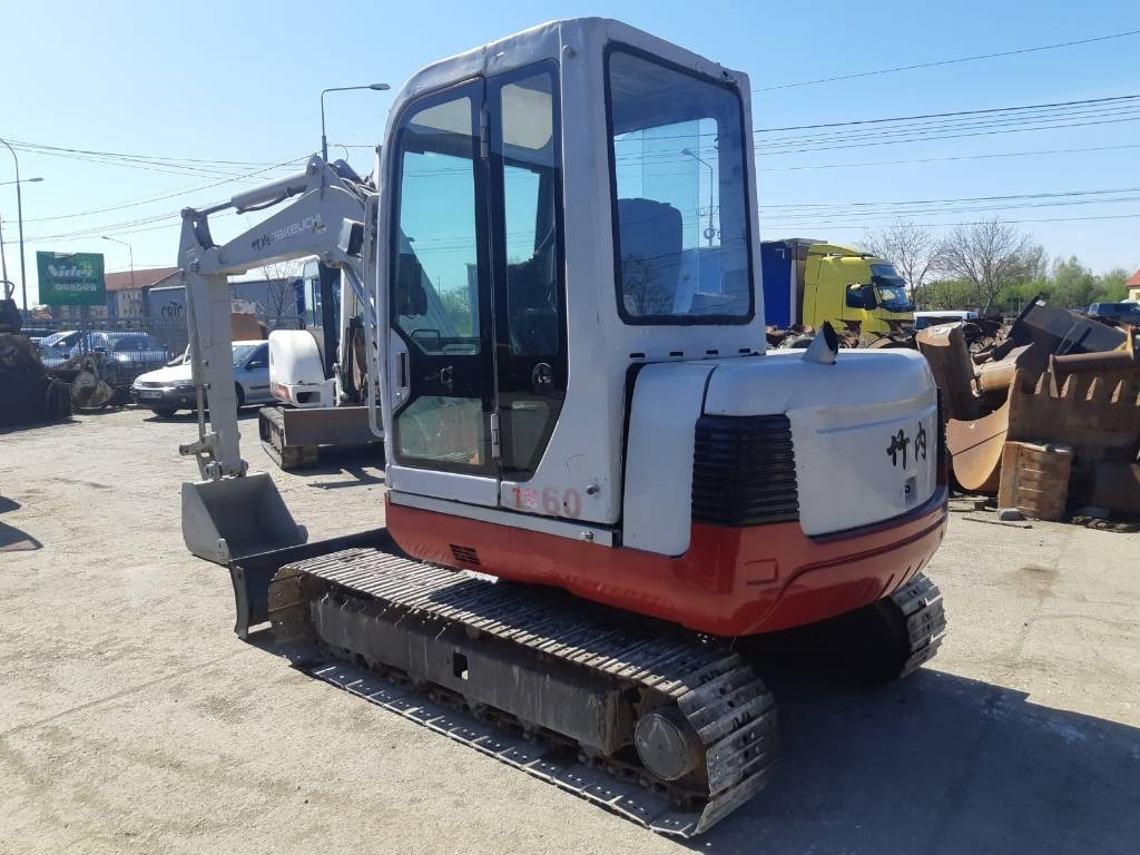 Takeuchi TB150C - حفارة مصغرة: صور 3 Takeuchi TB150C - حفارة مصغرة: صور 3