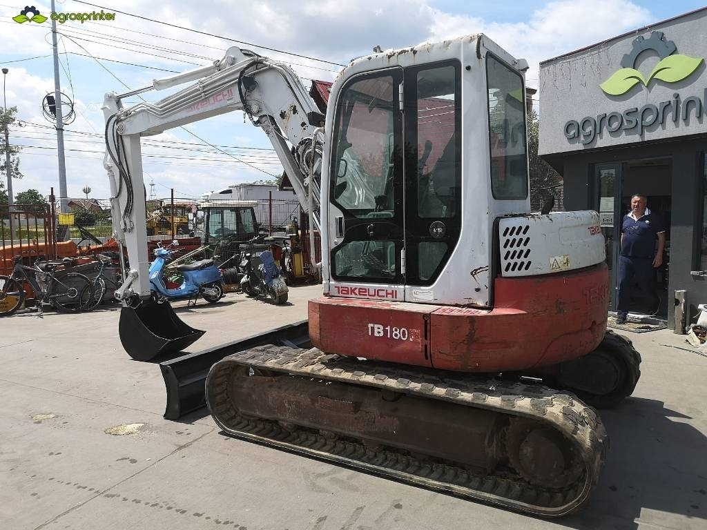 Takeuchi TB180FR - حفارة مصغرة: صور 4 Takeuchi TB180FR - حفارة مصغرة: صور 4
