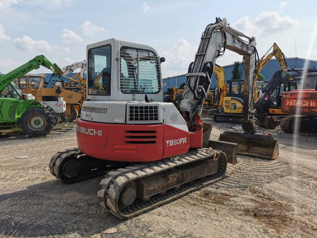 Takeuchi TB80FR - حفارة مصغرة: صور 4 Takeuchi TB80FR - حفارة مصغرة: صور 4