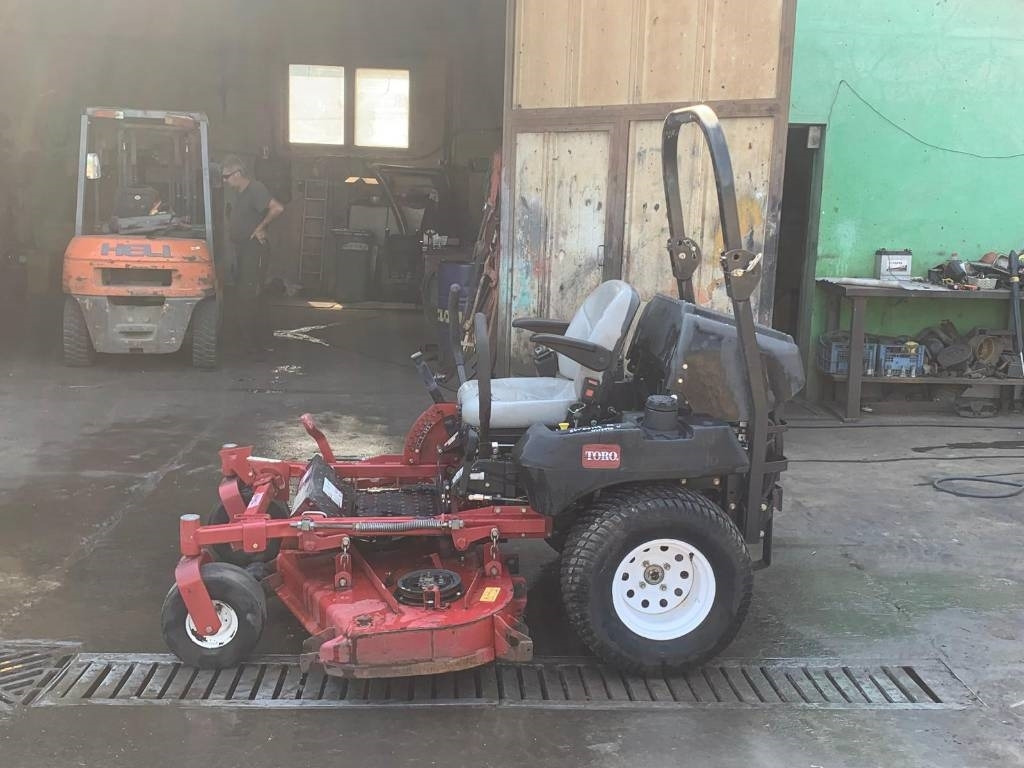 Toro Z MASTER PROFESSIONAL 7000 - جزازة المروج: صور 5 Toro Z MASTER PROFESSIONAL 7000 - جزازة المروج: صور 5