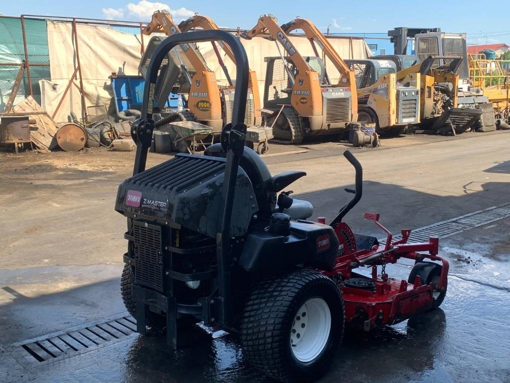 Toro Z MASTER PROFESSIONAL 7000 - جزازة المروج: صور 4 Toro Z MASTER PROFESSIONAL 7000 - جزازة المروج: صور 4